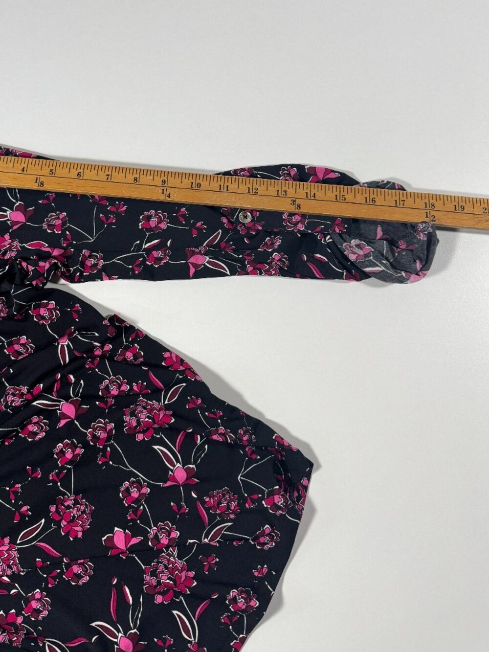 Jones New York Signature Floral Roll Tab Blouse Pink Black Stretch Top XL - Picture 6 of 12